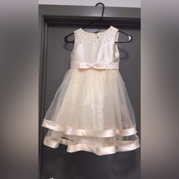 Girls dress size 5T - Picture 1 of 4